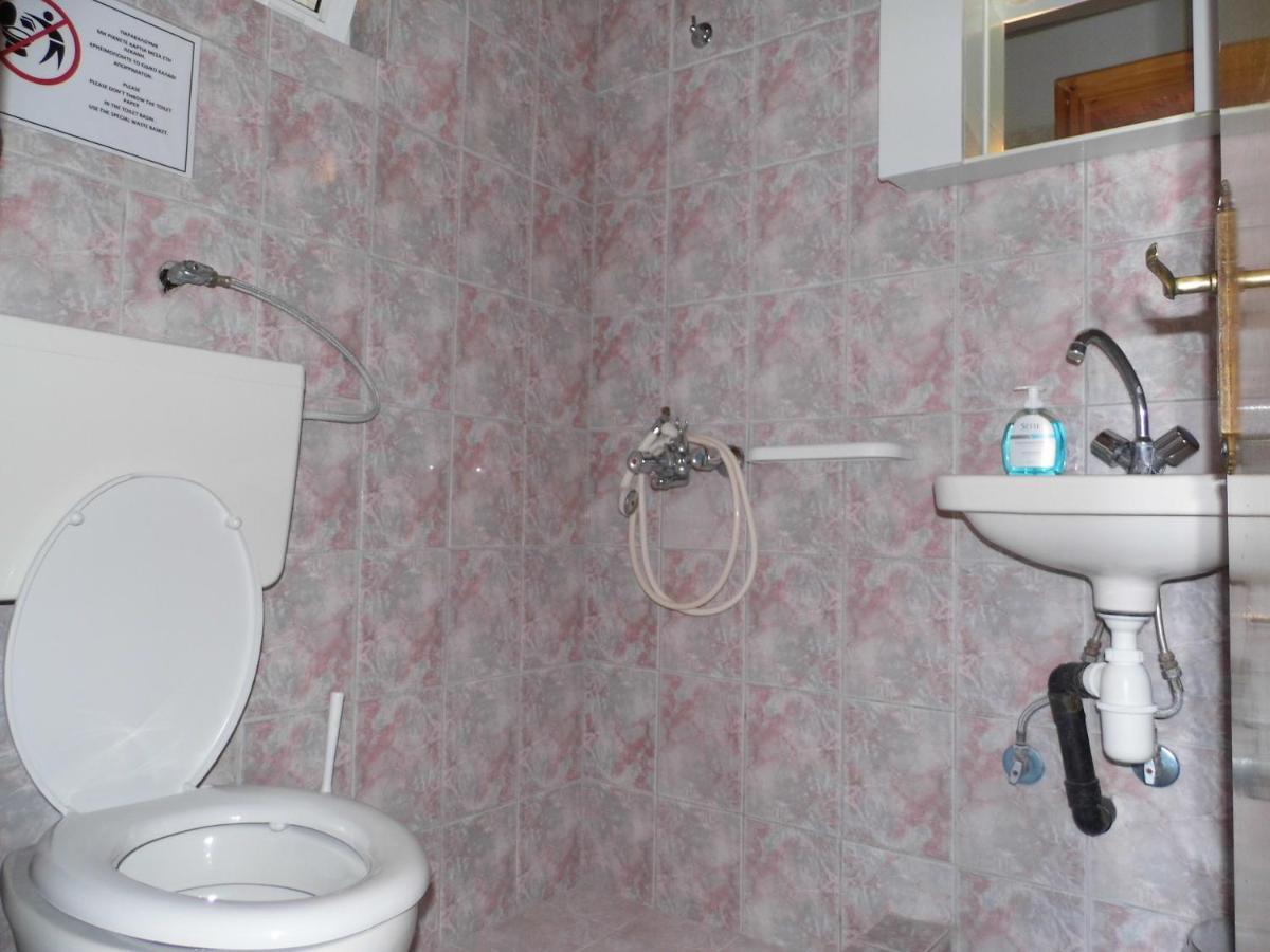 Villa Nefeli Loútsa Dış mekan fotoğraf