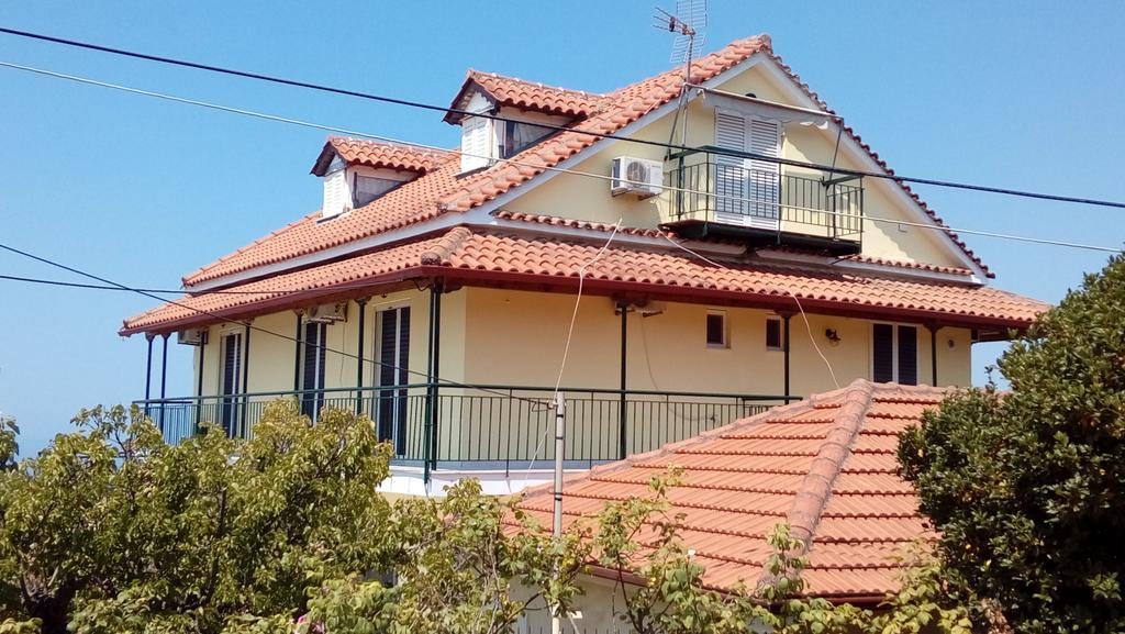 Villa Nefeli Loútsa Dış mekan fotoğraf